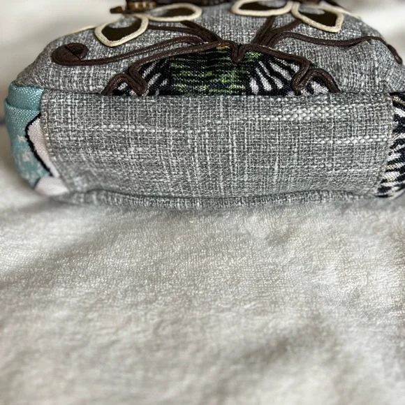 Boho Crossbody Bag Stylish Flower Design - Picture 4 of 13